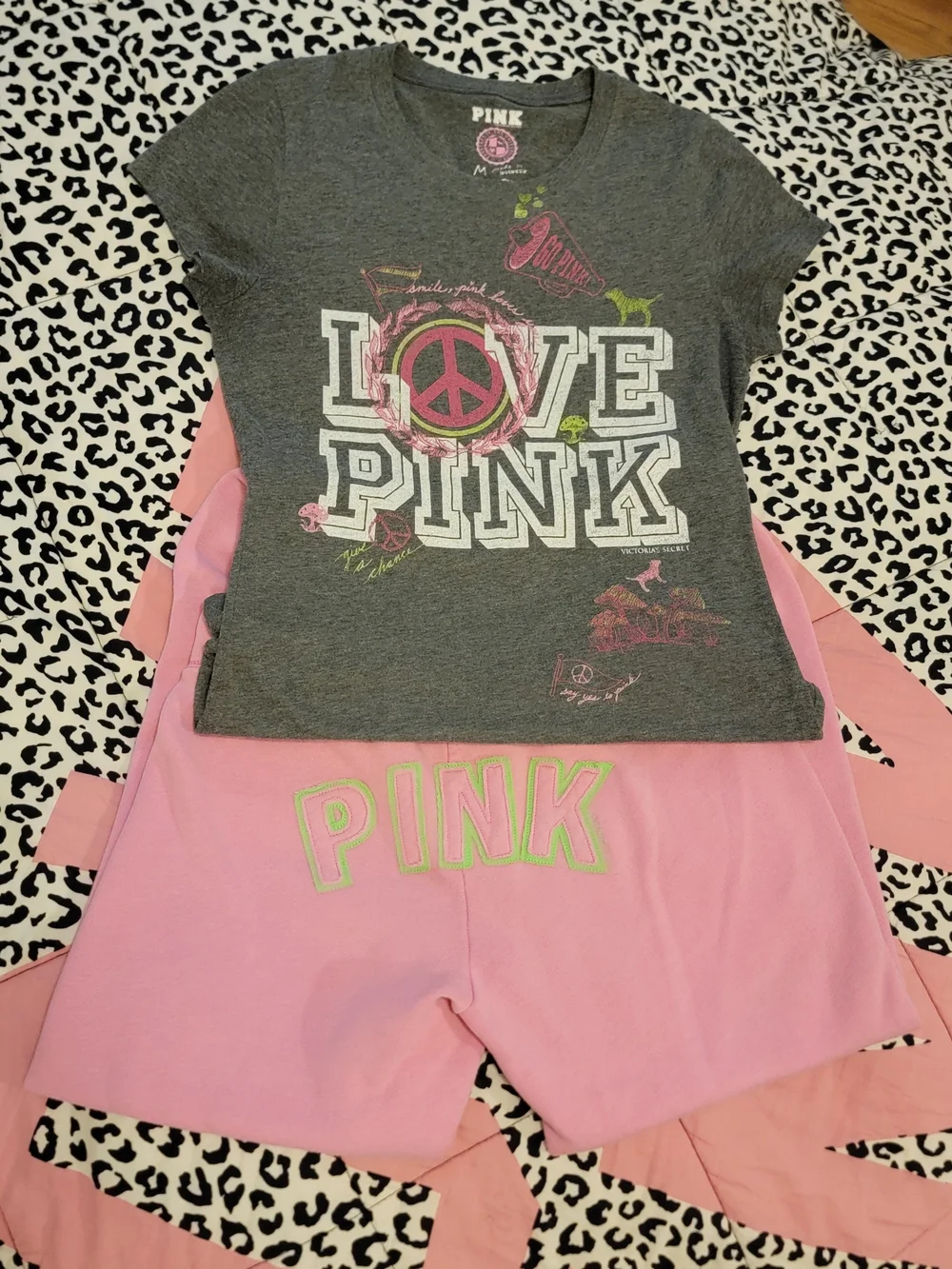 2006 Vintage Victoria's Secret PINK Outfit - Picture 3 of 7